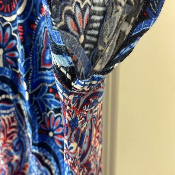High Fifth short sleeved red/white/blue patterned top. Very soft. Size L - Picture 5 of 6